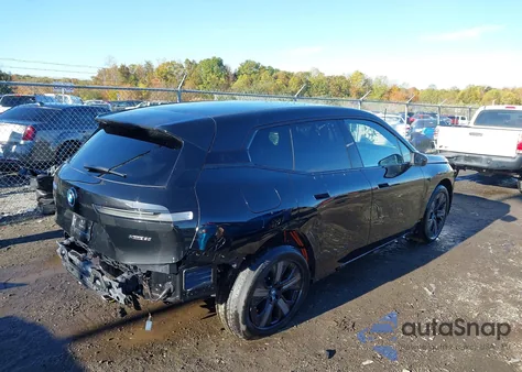 2025 BMW Ix xDrive50 из США, поврежденный, VIN WB523CF04SCT34327